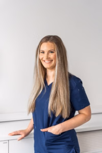 Dr Laura Saksing 